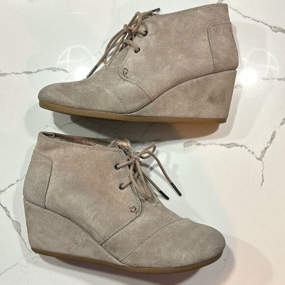 Toms | Women's Beige Suede Desert Booties Wedge Heel Lace Up Round Toe Size 9.5 - Picture 3 of 14